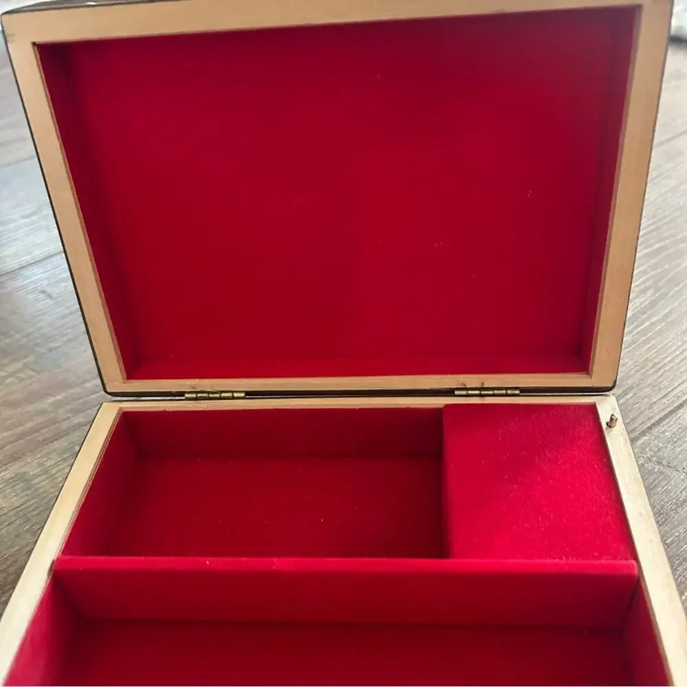 Reuge American Music Box Company Lacquered Wood Jewelry Box
